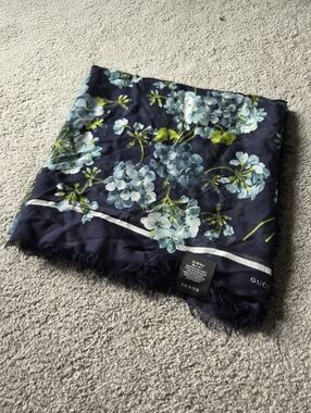 Gucci Blooms Scarf In Blue